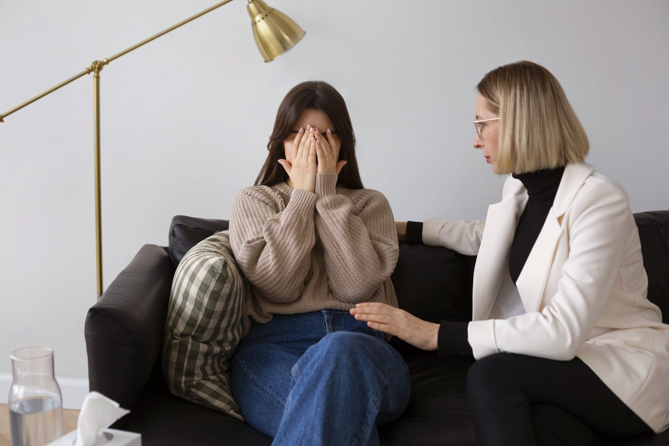 medium-shot-young-woman-undergoing-therapy